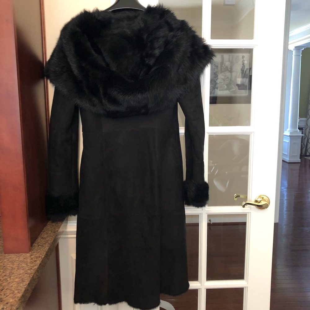 Shearling Lamb Fur Coat with Hood - Picture 2 of 11